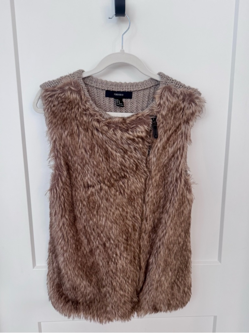 Forever 21 Knit Faux Fur Trim Vest in Taupe